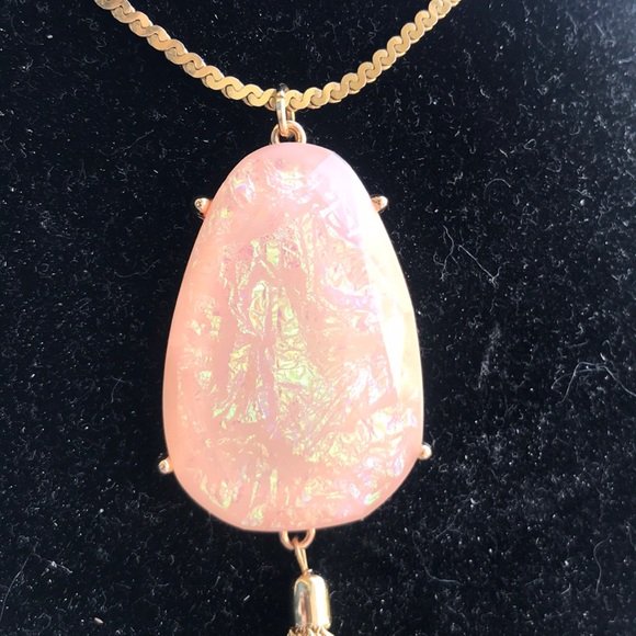📍Iridescent Pink Pendant Necklace - Picture 2 of 9